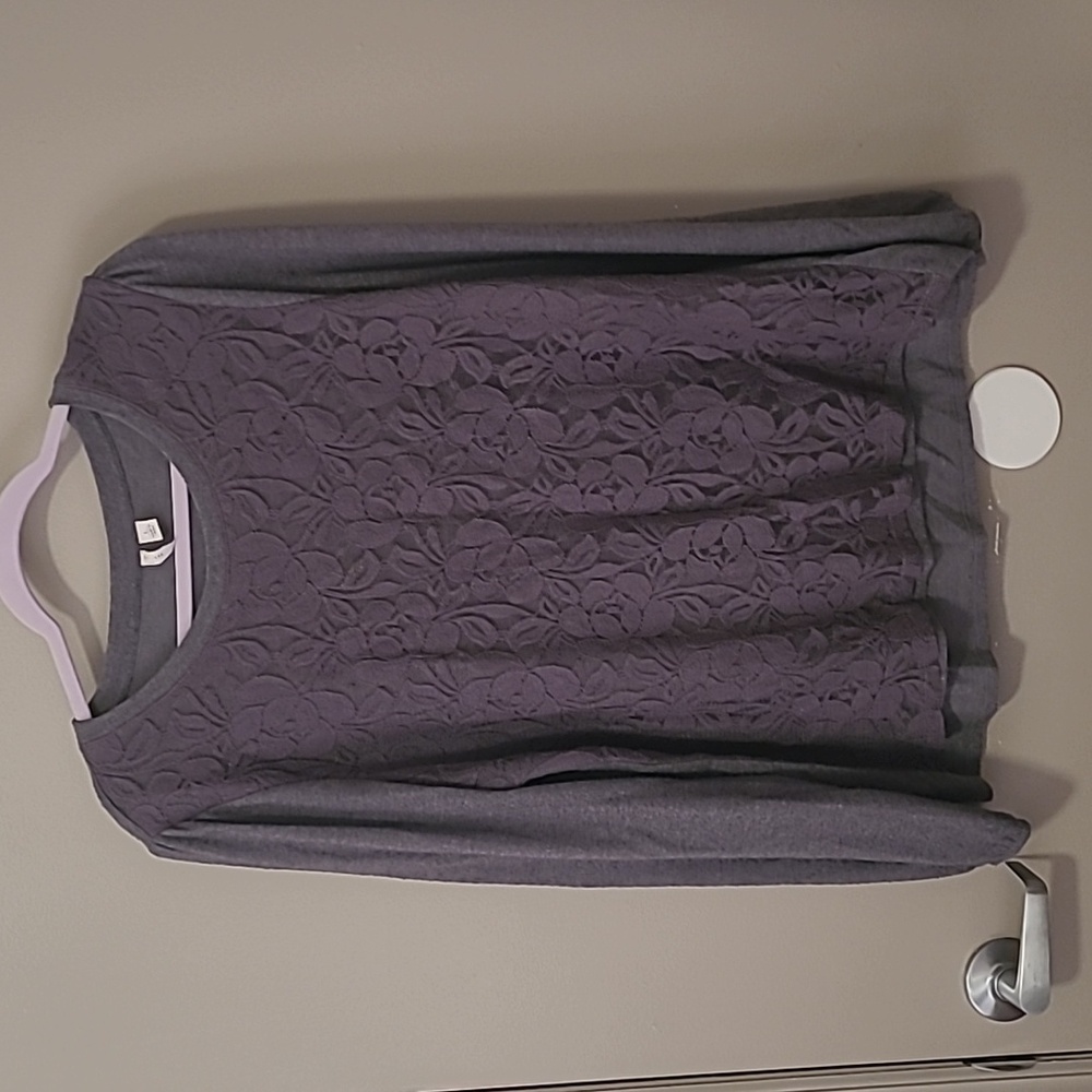Light weight sweater